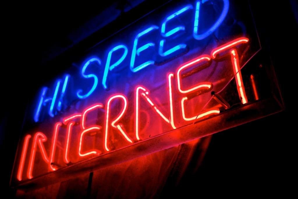 BundleyourNet's tweet photo. How do you conclude what internet speed is right for you? https://t.co/miGoO8sYiJ https://t.co/TYH8nziD2D