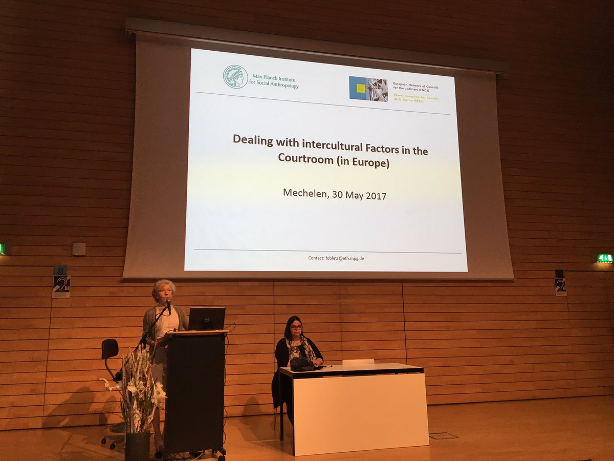 KUzieblo's tweet photo. Law is (very often) lacking behind. #EAPL2017 #Foblets https://t.co/z8vKt0fkuv