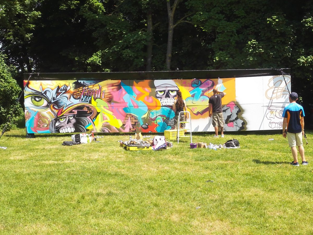 muchunow_custom's tweet photo. Des toiles, des bombes, des potes, du rhum ,des bières et un soleil de bâtard...
#graffiti #friends #rhum #beer #koolday https://t.co/eBL86AfU94
