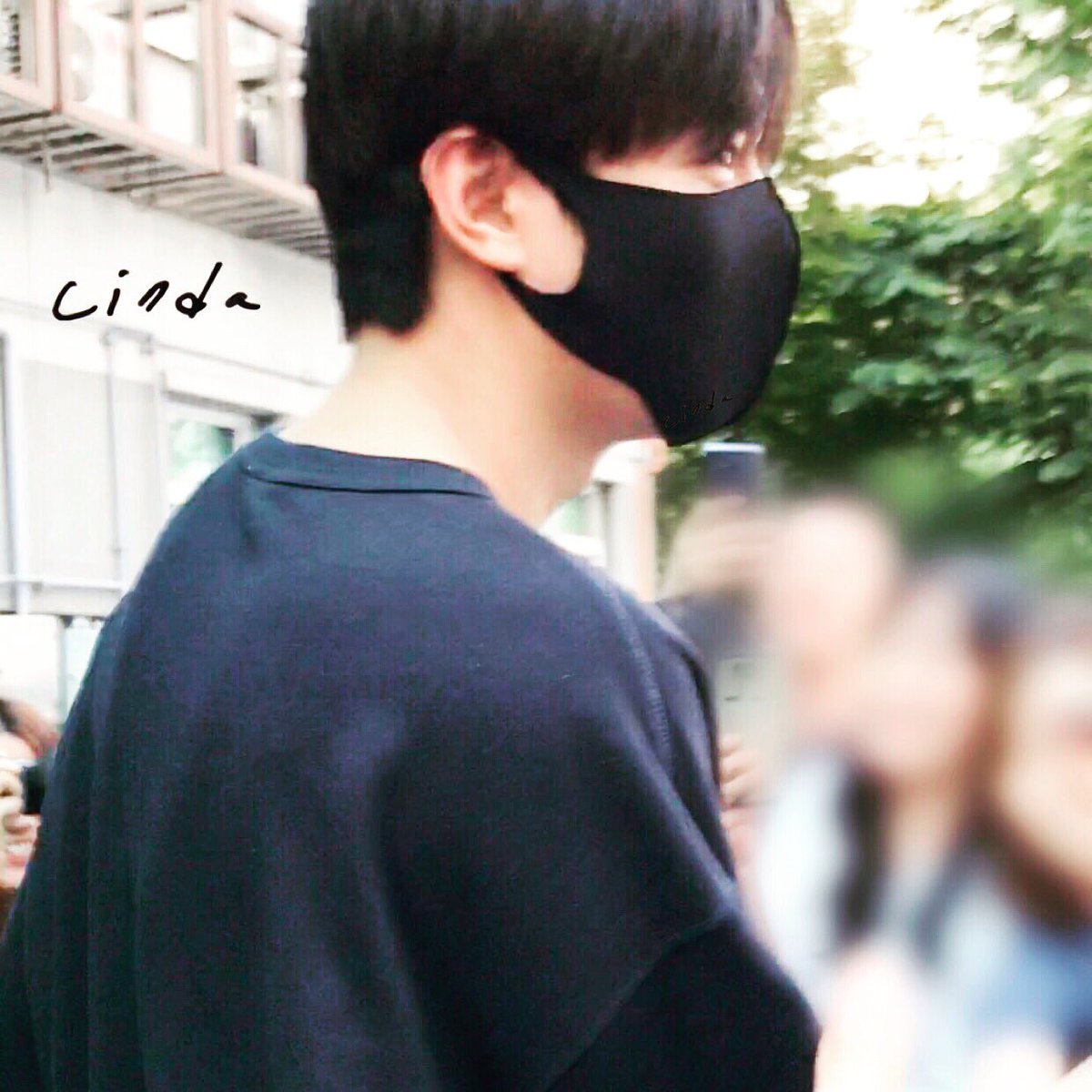 LindaxMinoz's tweet photo. 170530 happy to see you again &amp; pls stay healthy until the next time we meet again. I'm gonna miss u. I will do what I said to u. Fighting~ https://t.co/YIJRiyljKB