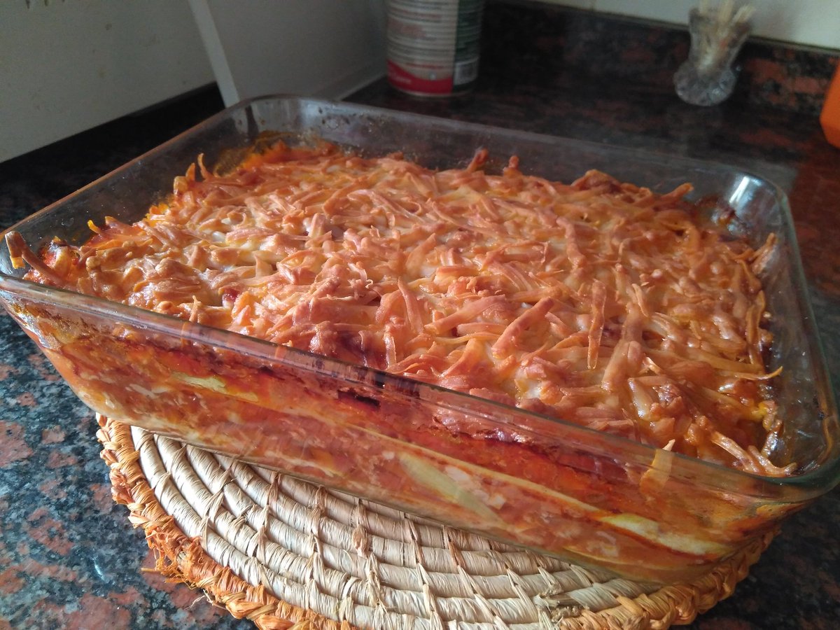 Movilaa's tweet photo. Cuando me pongo... Me pongo! 💪👌 #cocinitas #pasteldeverduras #ñam https://t.co/yq4ks0wsdc