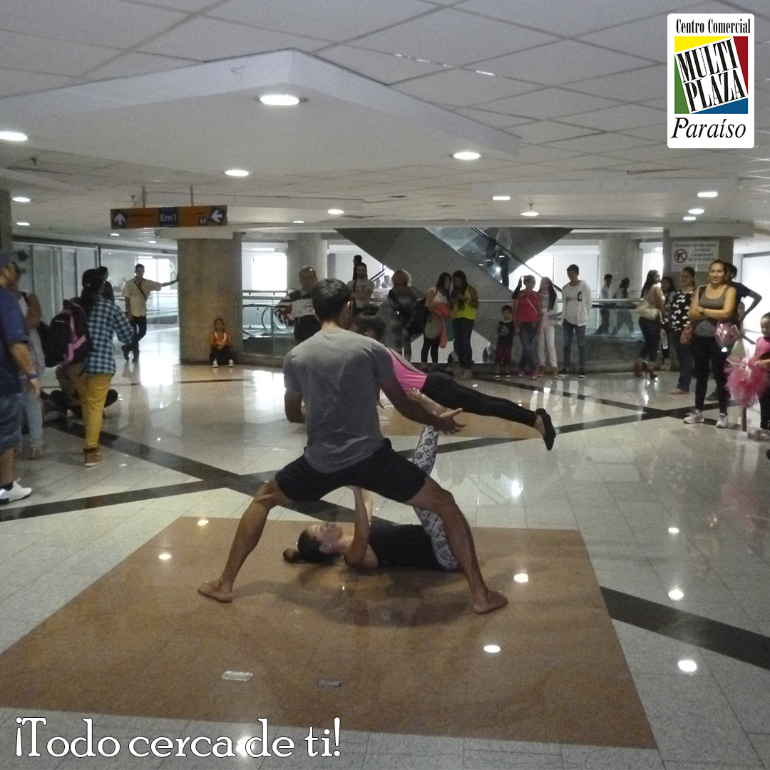 multiplaza_ve's tweet photo. ¿Te perdiste la clase que dictamos de #Acroyoga? Pues tranquilo, aquí te traemos los mejores momentos que vivimos con @acroextremo.  😉😋 https://t.co/BpVl7IIz2n