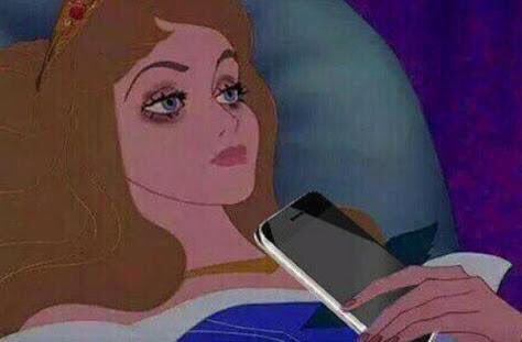 ItsBaeFeelings's tweet photo. when you're in bed texting bae and he falls asleep https://t.co/76S84KfyO4