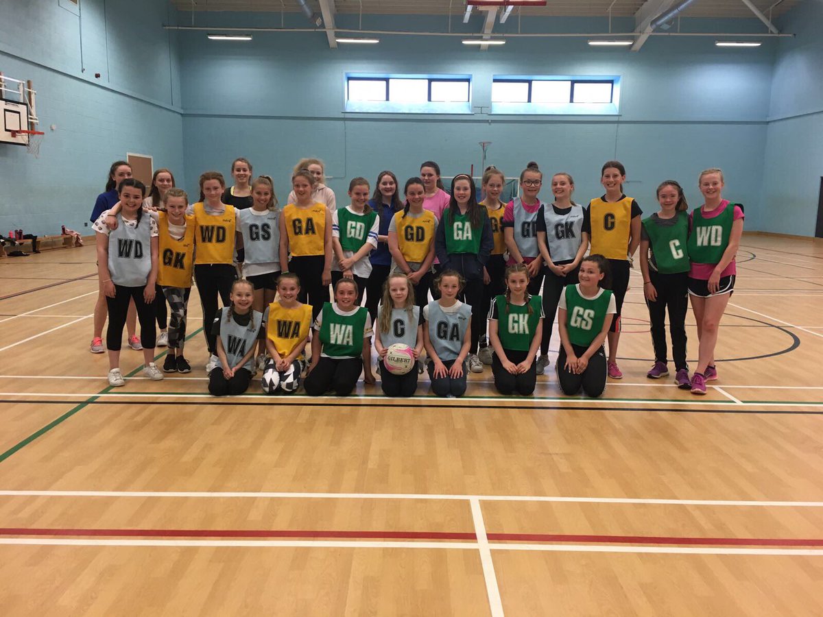 GroveAcPE's tweet photo. Photos from the Netball transition. Great to see lots of girls from @Eastern_Primary @ForthillPrimary @BarnhillPrimary #grovetransition 🏐👏 https://t.co/6tzNGa3Dps