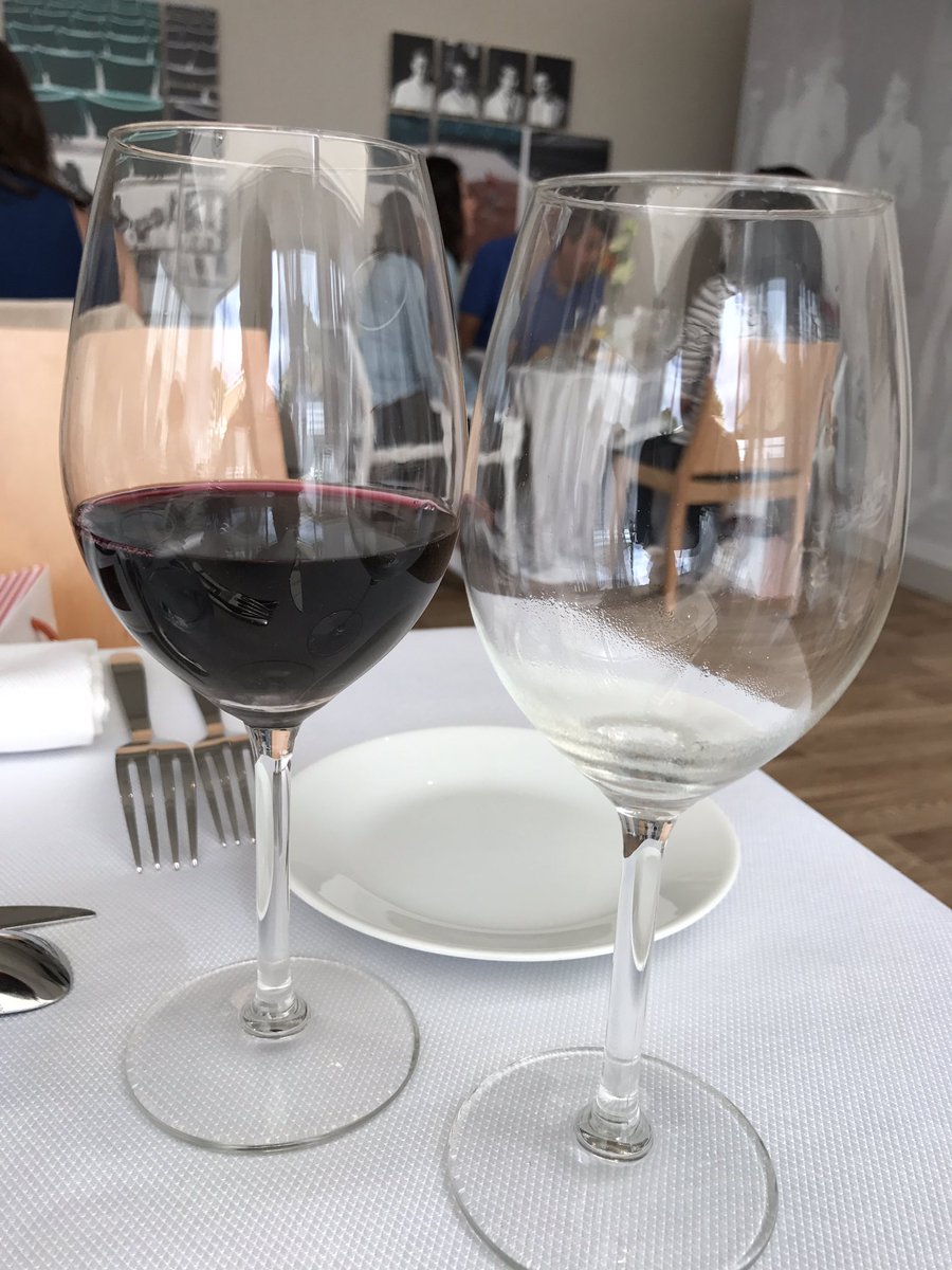 DuneGlam's tweet photo. Sabi ni kuyang french server, "would you like red wine to go with your lamb?" I said "sure". He goes "why not?" #MyRolandGarrosDiary #laseng https://t.co/BuFMI4DuJL