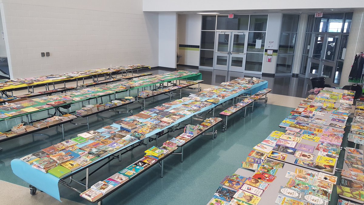 Camacho_Elem's tweet photo. Thank you @Bush_Stars for donating over 1,400 books to our Cosmos for summer reading! Readers are leaders!
#sisterschools https://t.co/zEFfBLBIzE