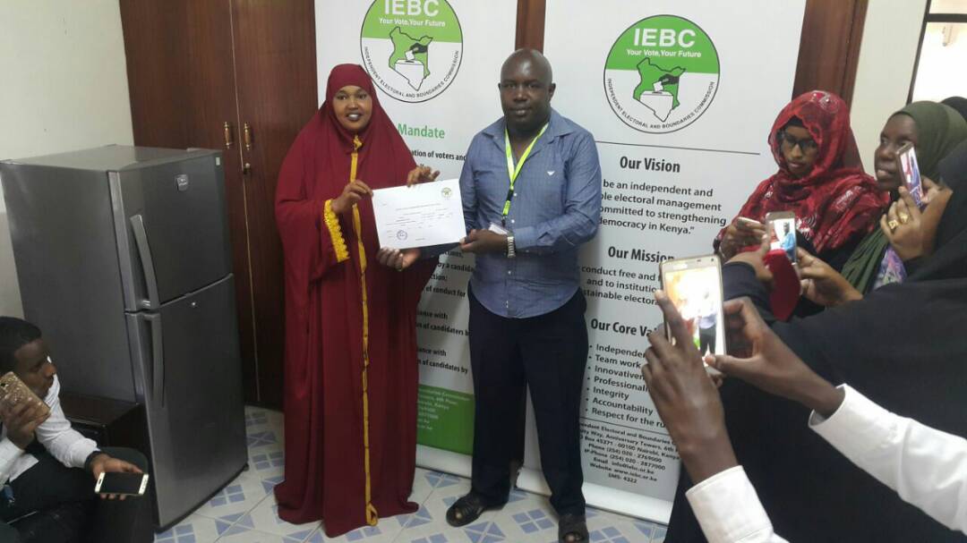 HonAnabSubow's tweet photo. This morning i was cleared by @IEBCKenya and given a certificate to contest for GCWR post on a @JubileePartyK ticket. #TeamChange#TwendeKazi https://t.co/nSWzJK5Nbp