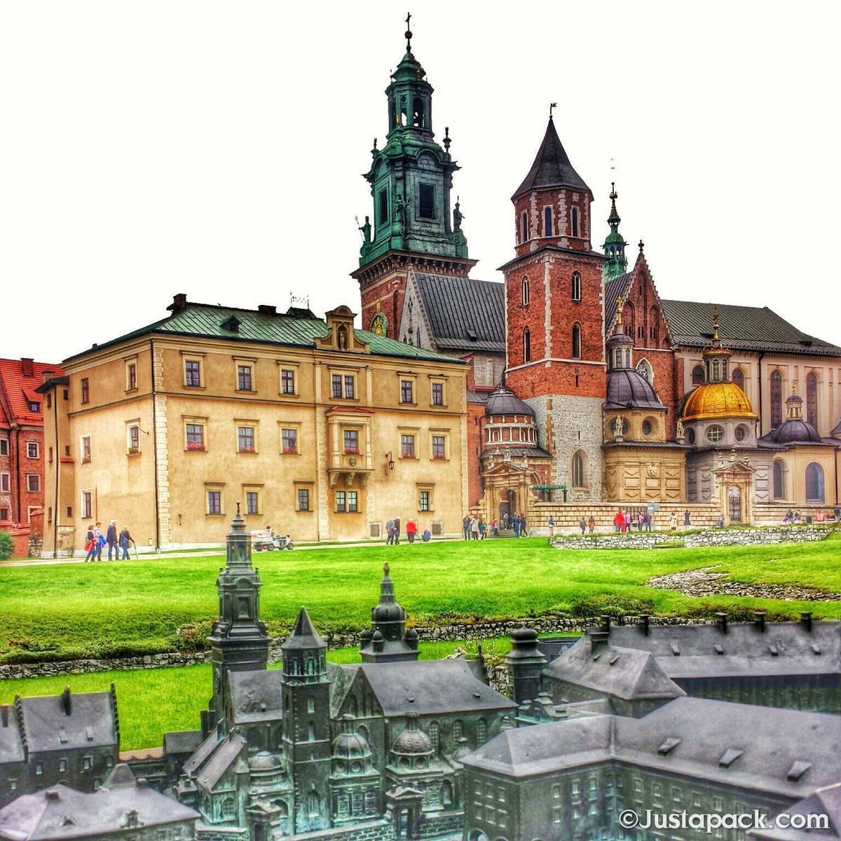 JustaPack's tweet photo. A Traveler's Guide to the Best Hostels in #Krakow, Poland. Save $$ when visiting this city!!

https://t.co/UqmiJxeRdH

#travel https://t.co/2XjwH4z9em