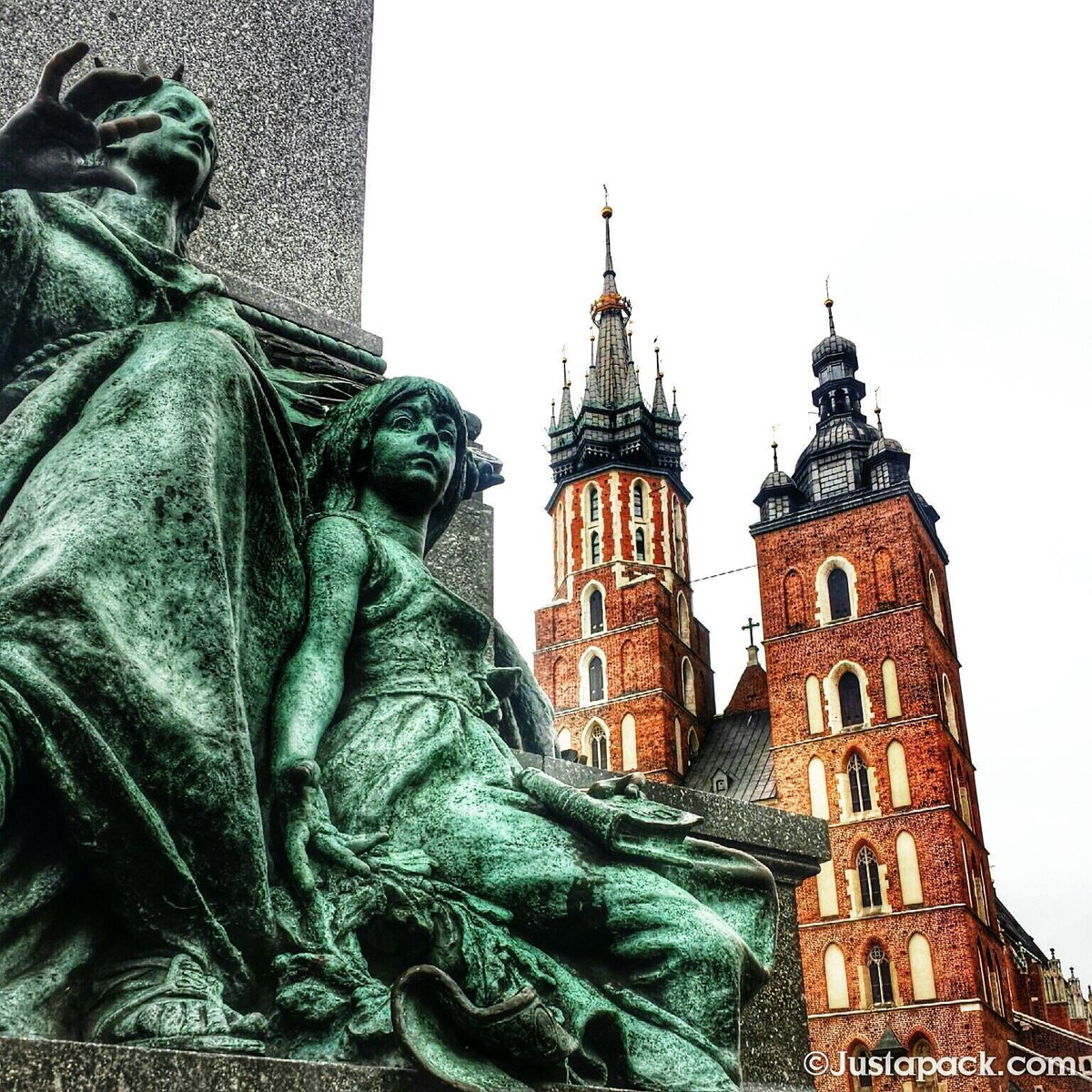 JustaPack's tweet photo. A Traveler's Guide to the Best Hostels in #Krakow, Poland. Save $$ when visiting this city!!

https://t.co/UqmiJxeRdH

#travel https://t.co/2XjwH4z9em
