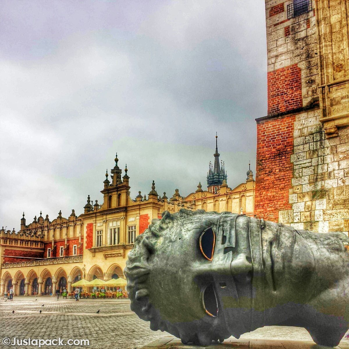 JustaPack's tweet photo. A Traveler's Guide to the Best Hostels in #Krakow, Poland. Save $$ when visiting this city!!

https://t.co/UqmiJxeRdH

#travel https://t.co/2XjwH4z9em