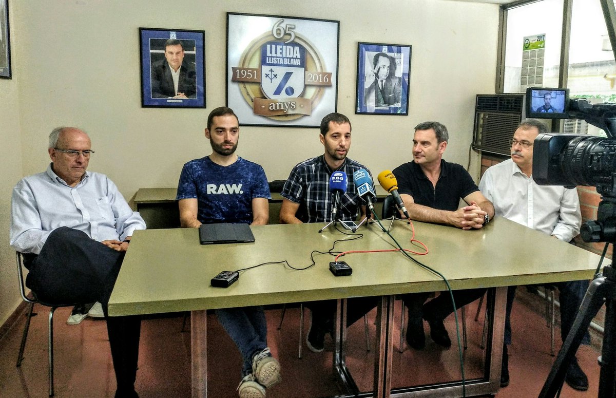Roda de premsa, on els jugadors <a href="/Ctrilla/">Carlos Trilla</a> i <a href="/lluisrodero8/">LLUIS RODERO AMORÒS</a>, anunciant la seva retirada esportiva, però seguiran vinculats al club <a href="/afolgui/">albert folguera</a>👏👏👏