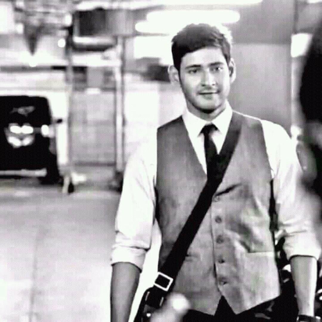 ksvsrahul's tweet image. #MakeWayForSPYDerTeaser 
#KingOfTFIIsComing 
#SpyderTeaserArrivingTomorrow 
#1DayToGoForSPYderTeaser 
#SuperStarOnTheWay