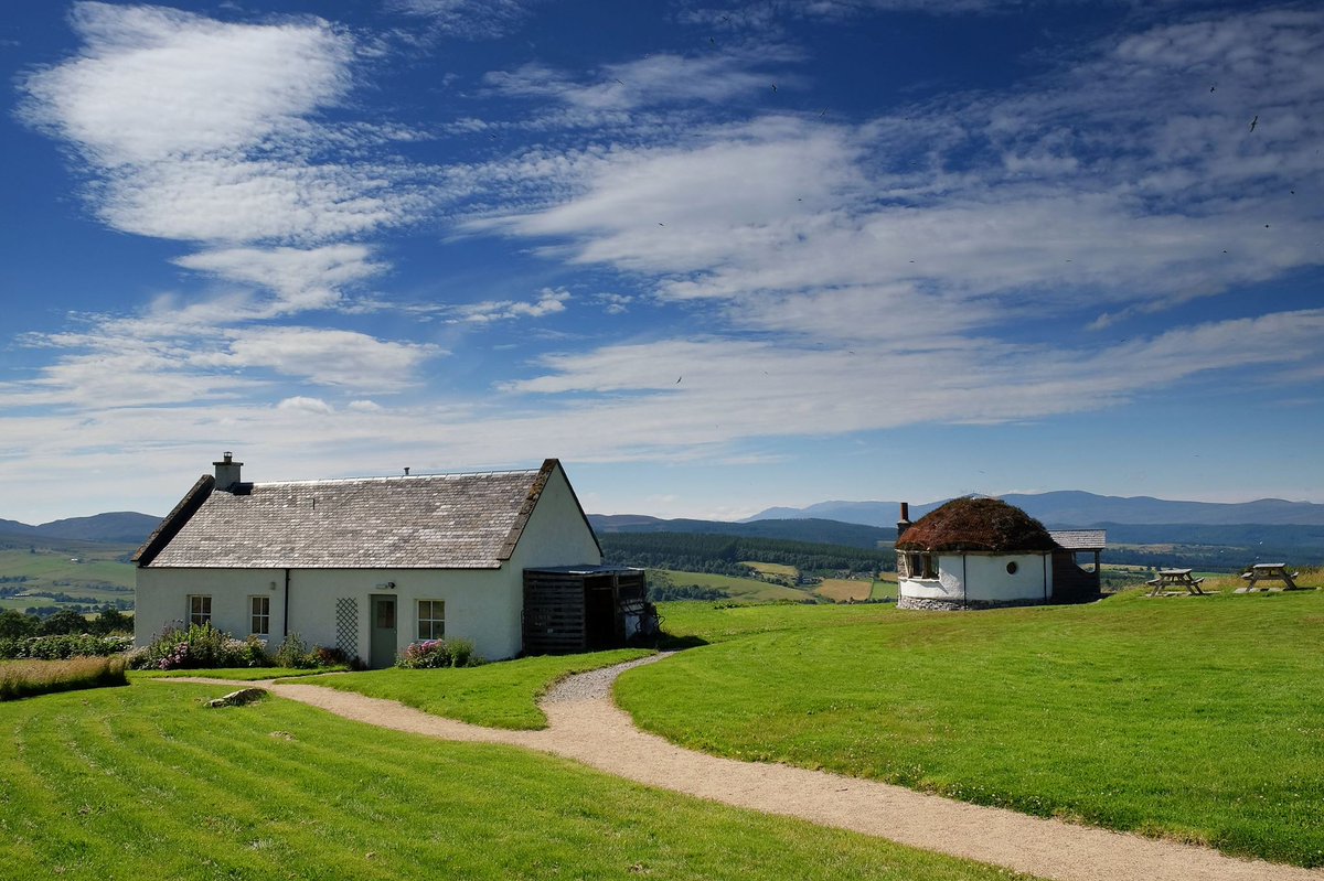 Applications are now open for <a href="/moniackmhor/">Moniack Mhor</a>'s Travel Writing Bursary, supported by Mairi Hedderwick: bit.ly/TravelWritingB….