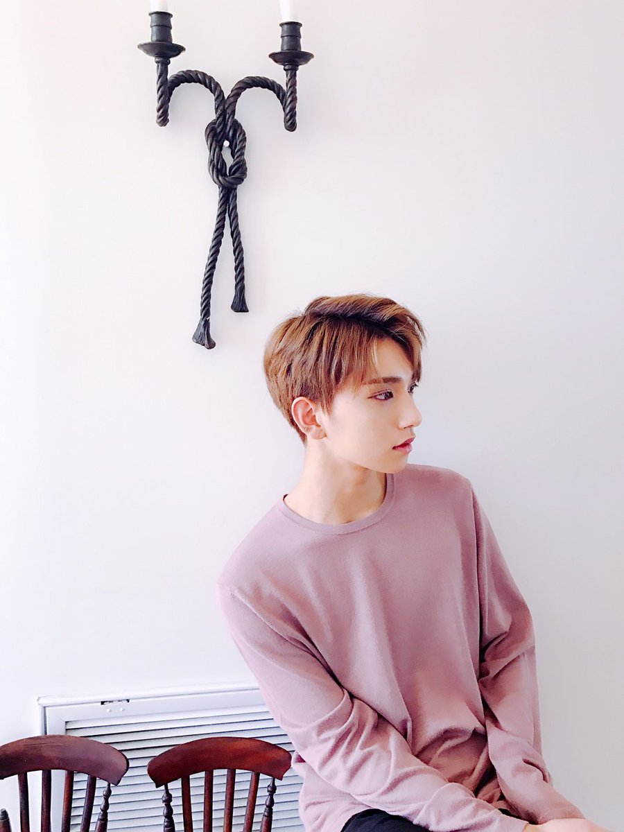 [17'S 조슈아] 다들 더쇼 본방사수 해주실꺼죠?!
저는 이만 좋은 모습 보여 드리러 준비하러 가볼께요~!!!
