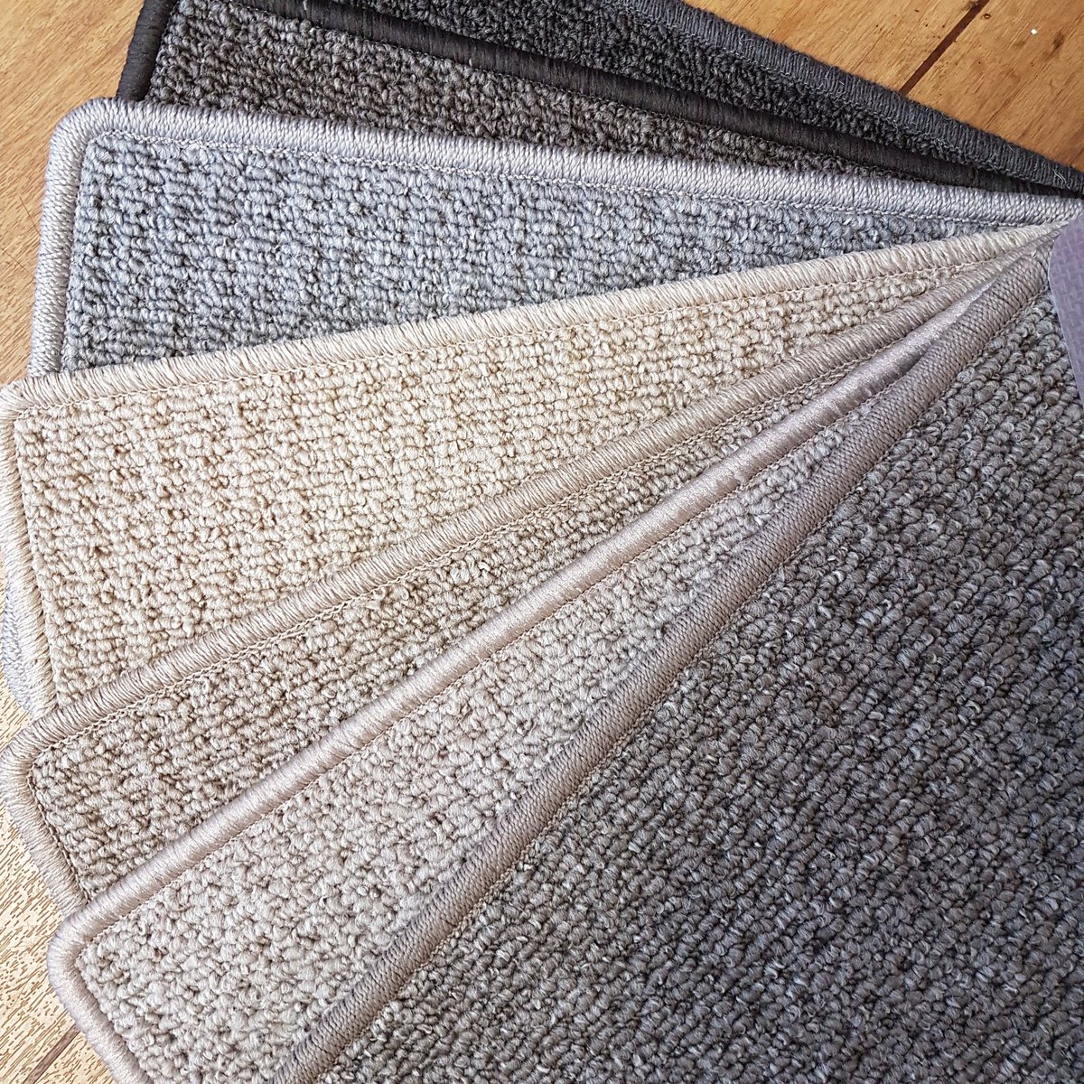 Carpet range IRIS. 
Fitted with underlay and gripper £13.50 mtr .
So 3x4(bedroom) £162 all in 
0161 406 9900 
in-spiralcarpets.co.uk/carpet-quote-o…
