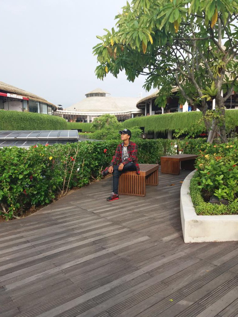 LYoga87's tweet photo. Kita tidak tau apa yg menunggu kita nanti 😎 https://t.co/42bTvqgaC6