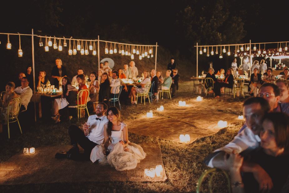 Dóna una segona oportunitat als pots de vidre i aconsegueix una il·luminació càlida per la boda! ow.ly/k7N130c2A6I Cc. <a href="/21demarzo_bcn/">21 de marzo</a>