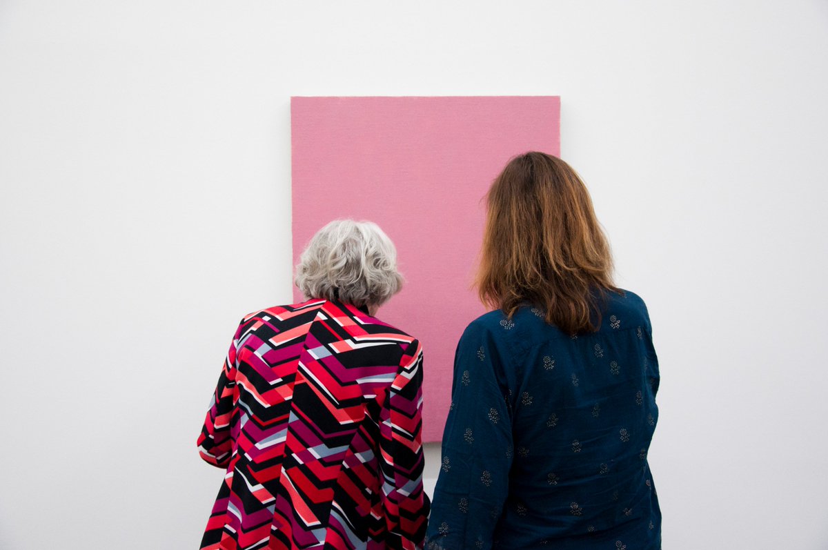KunstraumAB's tweet photo. Art watchers at the #SoloPhilSims exhibition at #kunstraumalexanderbuerkle #philsims #dresstomatchtheart #dresstomatch Foto: Tizio Berrra https://t.co/D6cX1KlbKZ