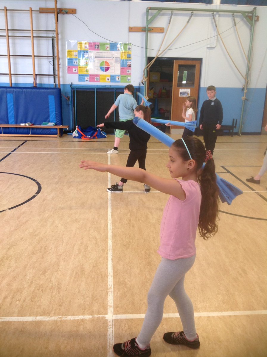 MissSCanalView's tweet photo. Learning how to throw the javelin today. Parents, ask us to show you how to do it! #position #pullthrow #wedidit https://t.co/L7eNIiVnJd