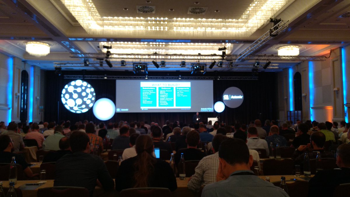 kajwierda's tweet photo. #AutomicWorld  Product Management on stage: Delivering Value to our Customers https://t.co/0BkVrO6tIl
