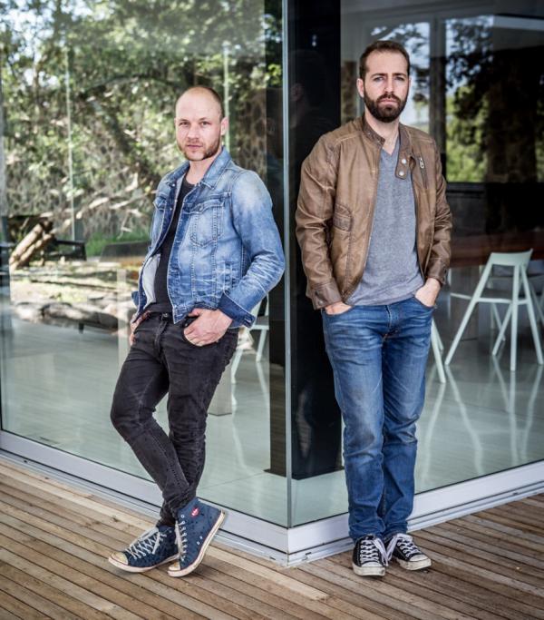 StarburstPromo's tweet photo. "'n Wêreld van woordlose snaarbetowering!" CJ de Swardt #kuberklets met @decaband !
https://t.co/9t4Vzu24Su https://t.co/DSzDz7LGMa