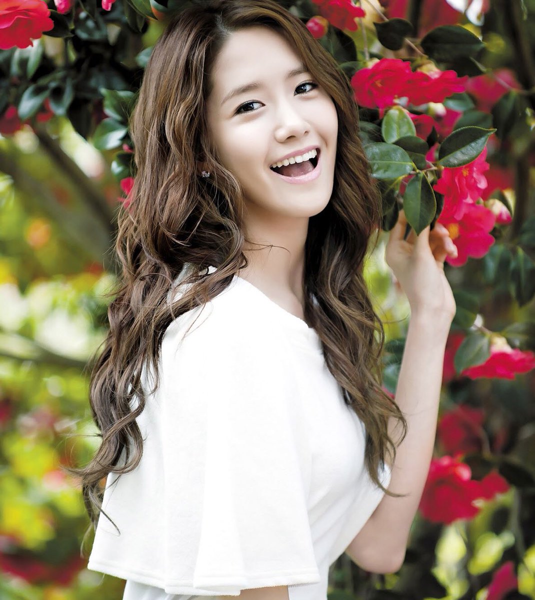 ttsnsd39's tweet photo. 美しいという言葉が1番似合うユナせんいる🎉🎉

#HappyYoonADay 
#530YoonADay https://t.co/26Fgdrjc20