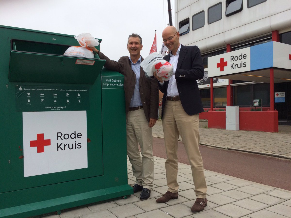 Gijs_de_Vries's tweet photo. Nieuw 2 jarige contract met Sympany en @RodeKruis getekend tbv kledinginzameling waarbij opbrengst naar noodhulp in NL gaat https://t.co/EHsWZVbRRc