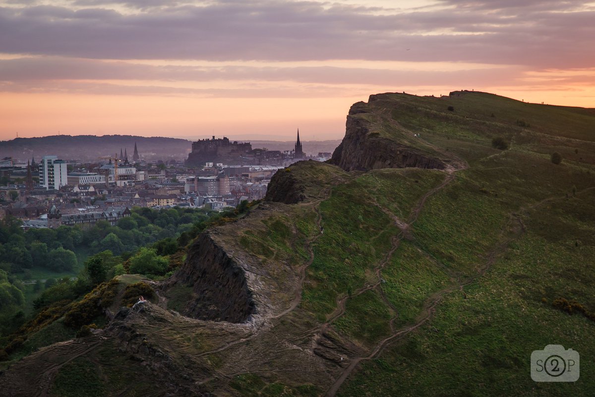 Studio2Scot's tweet photo. The view from Arthur's Seat looking over Salisbury Crags. #Edinburgh is such a beautiful city! https://t.co/CZGc7HL0MU