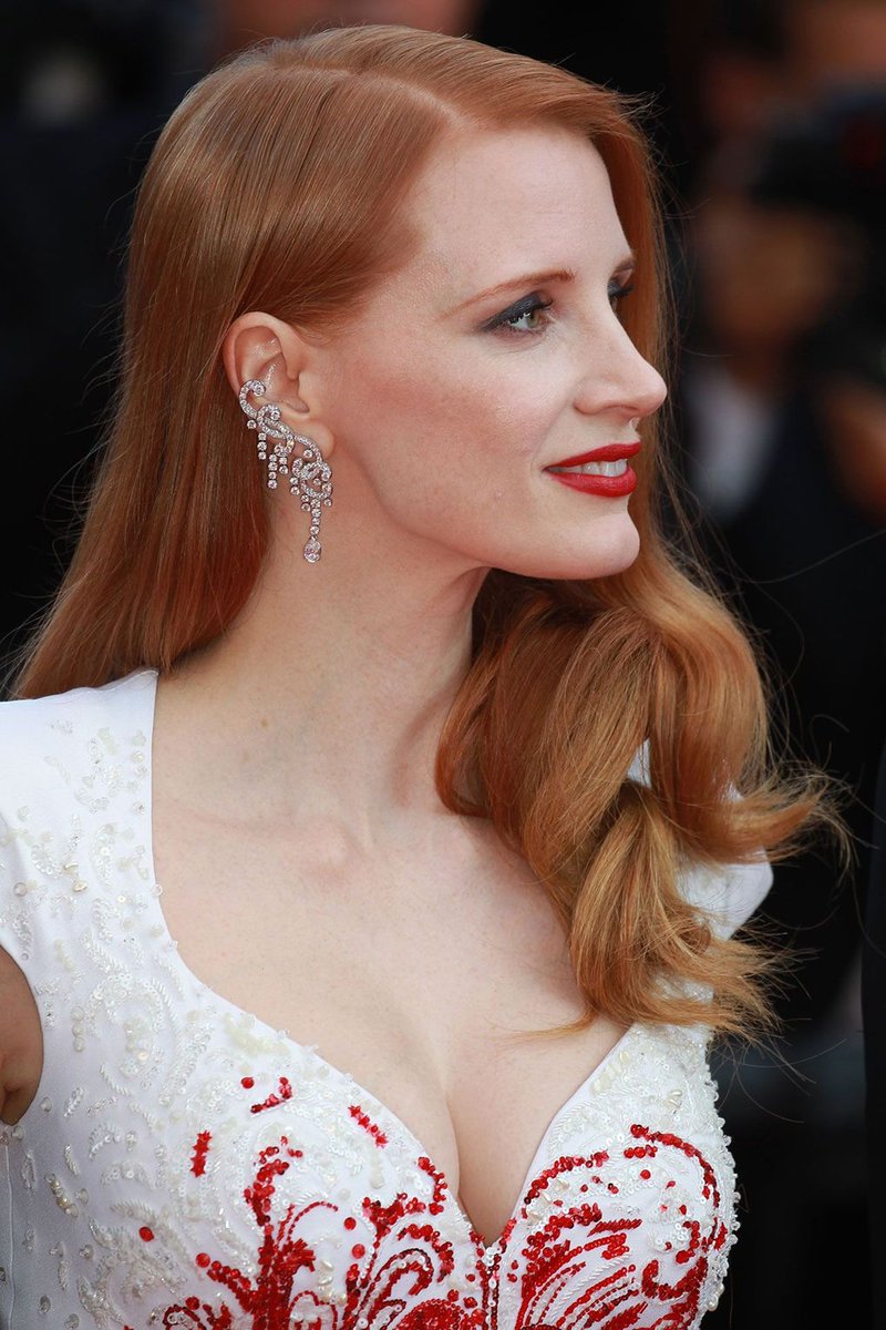 BritishVogue's tweet image. As #Cannes2017 draws to a close, see the most memorable hair and make-up in zoomable detail vogue.uk/r7AkZj