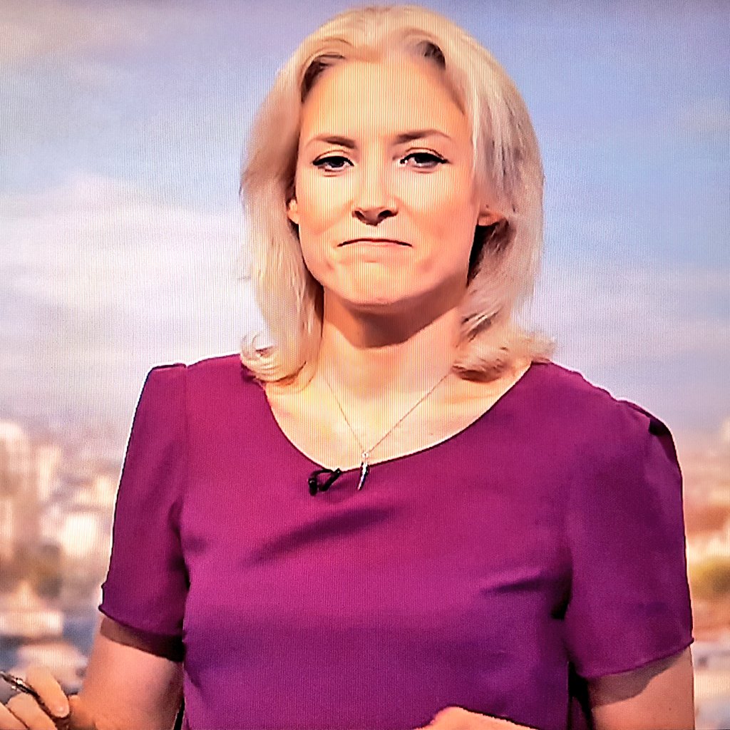 raymach1's tweet photo. Very stylish Lucy presenting yesterday's early #BBCNews #LucyGrey #style #fashion #smile #tvpresenter #blonde #pinkdress #glamorous #stylish https://t.co/SdDScedjx7