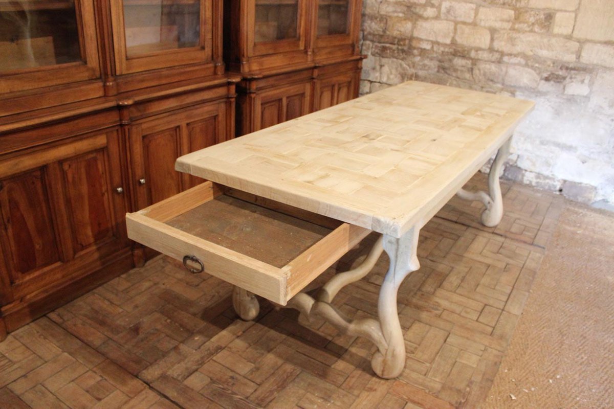 BrownriggUK's tweet image. C19th Bleached Oak Parquetry #DiningTable with extendable leaves. Know more:bit.ly/2qx4GPP #extendabletable #tables #antiquetable