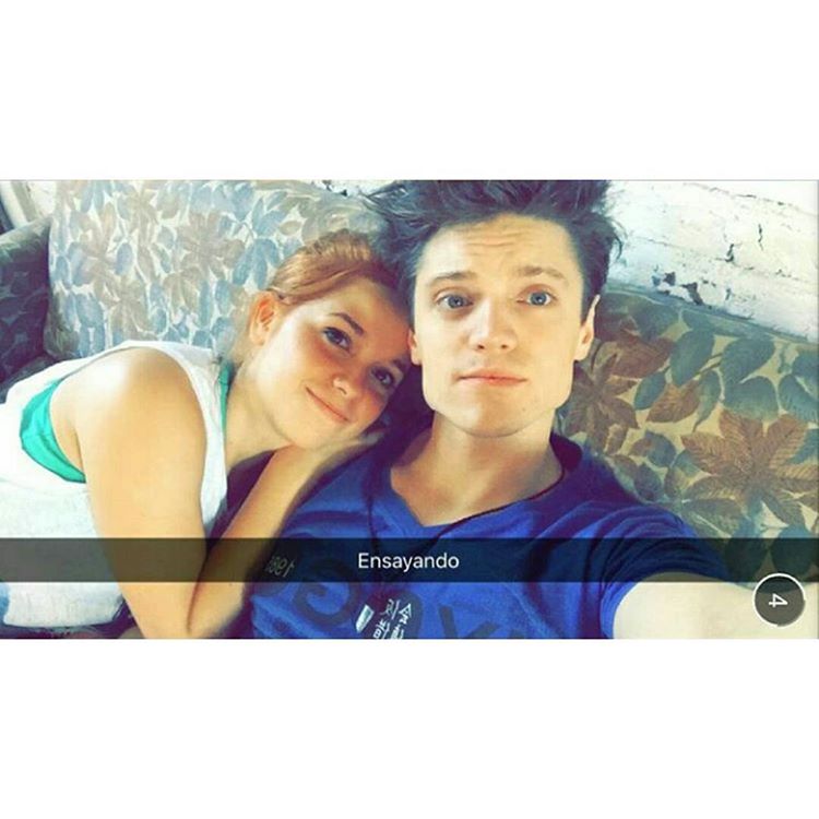AudioAnaJara's tweet photo. ❤👑 • Mi rey y mi reina😻 @anajaramartinez @lionelferro https://t.co/sl0UAwgm8Q