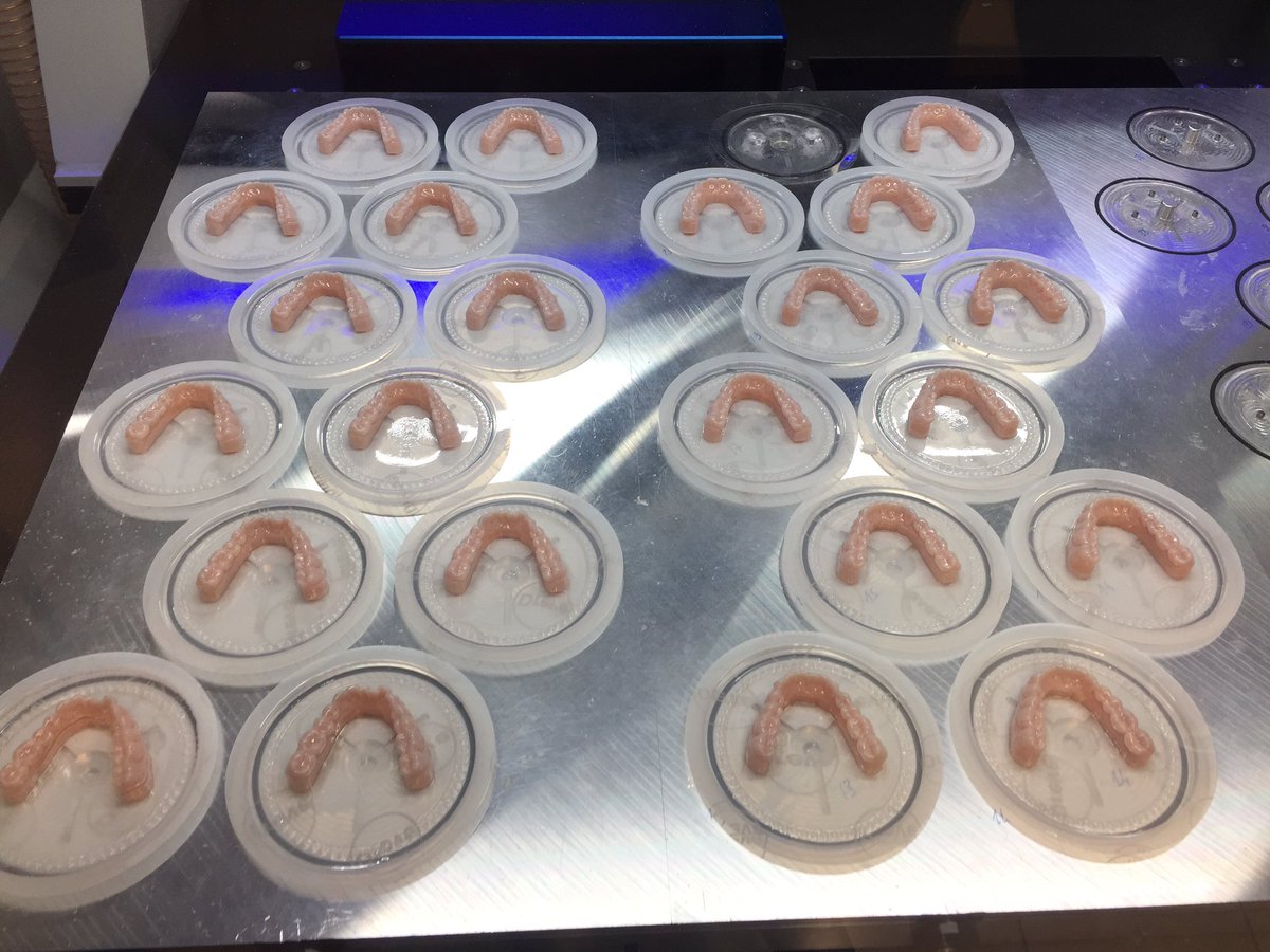 Certif_OFG's tweet photo. Remise officielle du #Label_OFG par @yvesjego à @Biotech_Dental ! https://t.co/OH2vVCNx6w