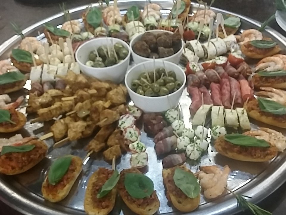 De nieuwe tapas schaal van de Specialiteit @Leliezorggroep echt een aanrader! !