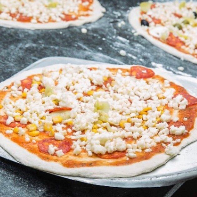 JoshYoungoff's tweet photo. Pizza prepared to perfection 👌🍕🇮🇹 https://t.co/DWE2udG0cf