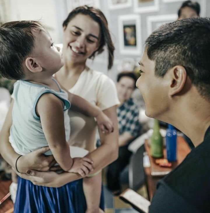 CocoMartinPH's tweet photo. Isang pamilya na masaya na may simpleng pamumuhay. ❤#FPJAPKapakanan https://t.co/htWwLKz4SV