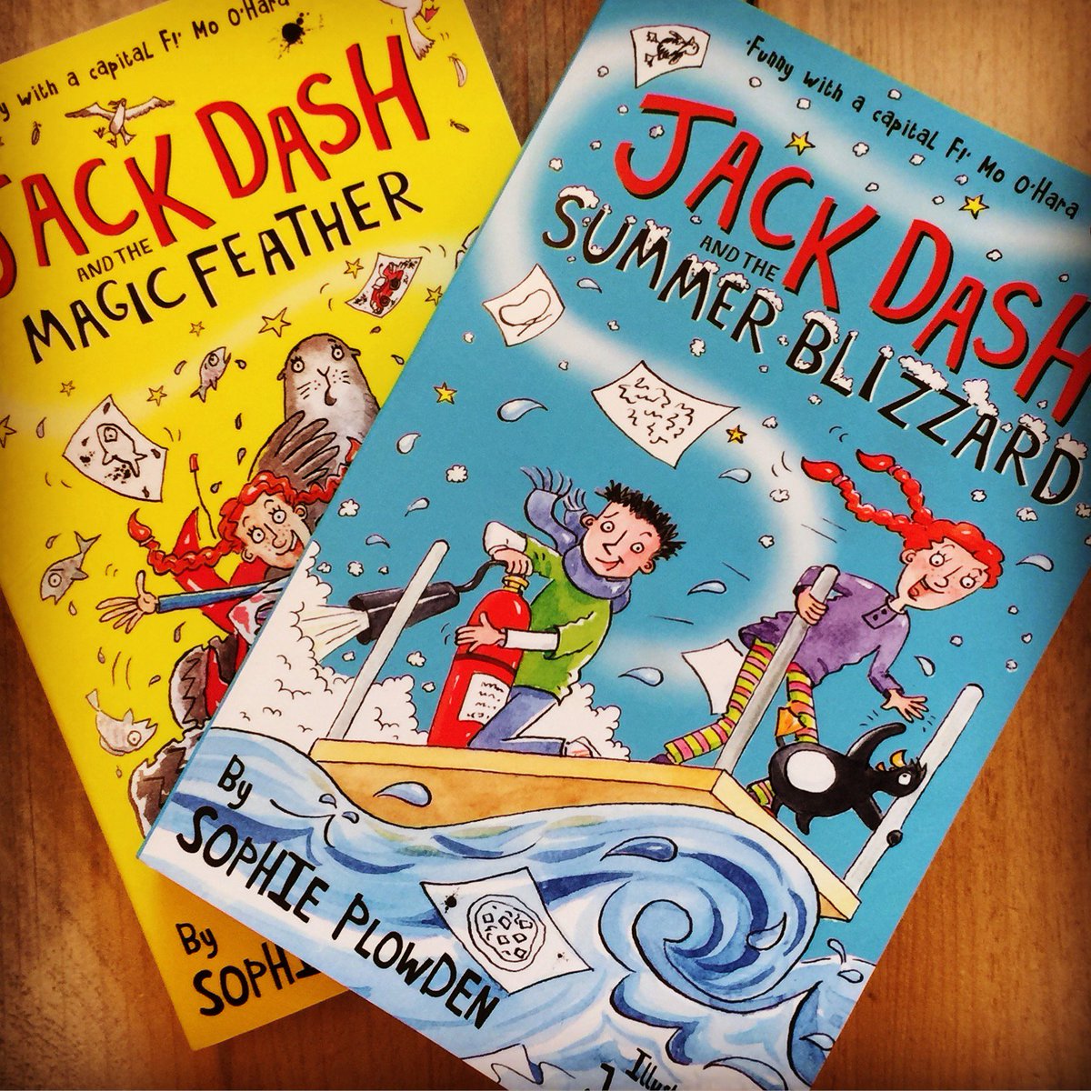 catnipbooks's tweet image. Giant cupcakes, speedboats and penguins a plenty... Jack&apos;s new adventure has arrived! 🙀🐧✨ #catnipbooks #sophieplowden