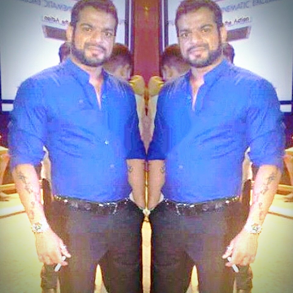 Priyadarsini_85's tweet photo. Hot and Sexy #KeyPee ππ
#OnSet π
@TheKaranPatel πππππππ
PC : @twinkle1443aga1 https://t.co/hXqwKJfnQr
