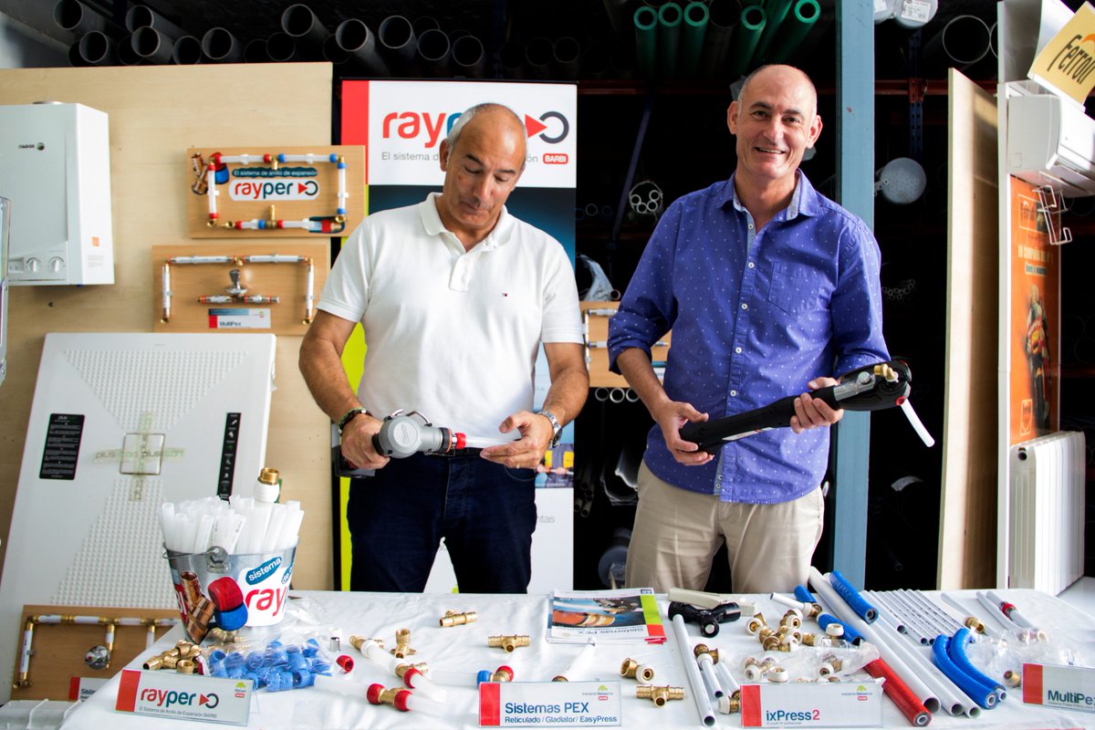 Servidaya's tweet photo. Algunas fotografías de la presentación de los productos @Blansol_Barbi en Servidaya Elche. #servidaya #blansol https://t.co/a1e1tGRDpz