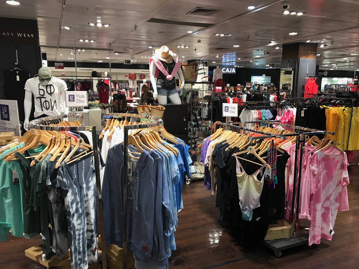 BotonModaEtica's tweet photo. Campaña Solidaria @BotonModaEtica en @elcorteingles Preciados. 😍Hasta el 31 de Mayo! Ven a vernos!! Queda muy poquito... ⏰ https://t.co/SoOuyhmSOI