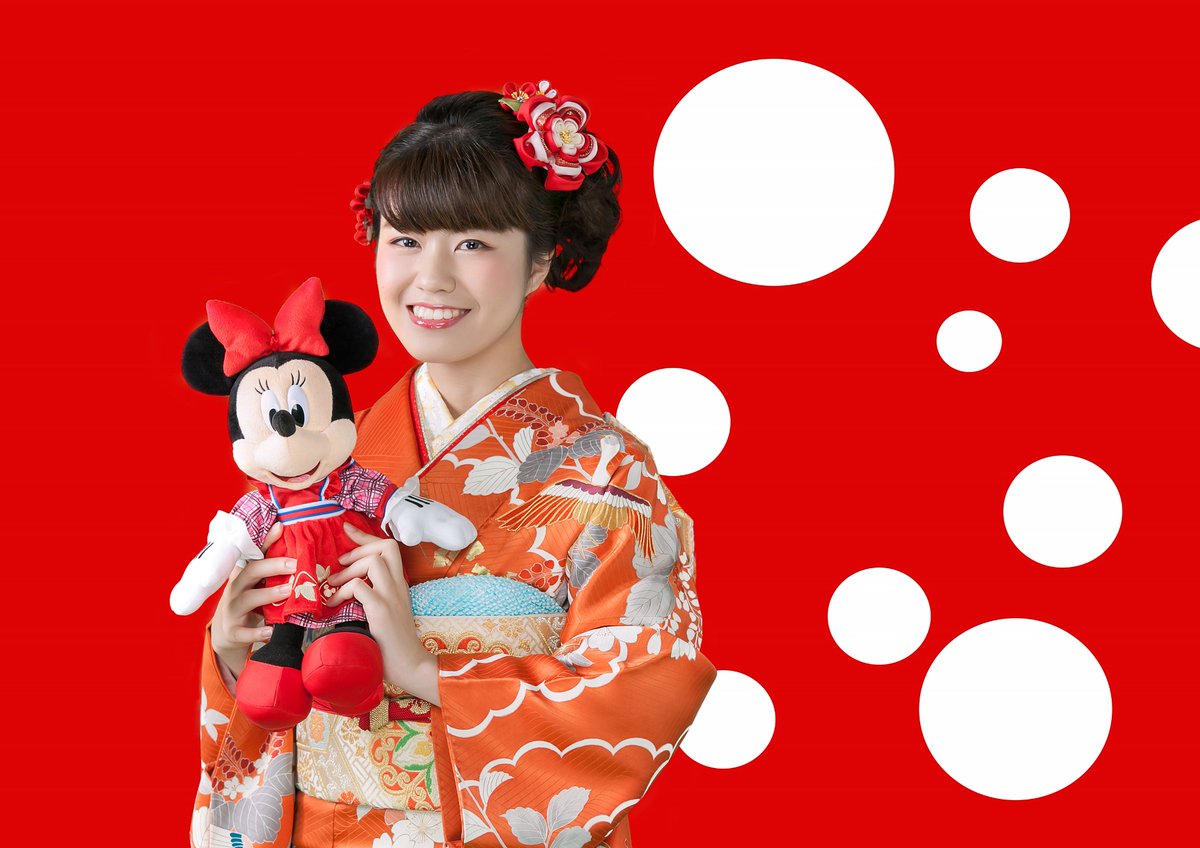 名古屋市の振袖販売店 きものやまなか ディズニーファンのお客様の成人式の前撮り写真をご紹介させて頂きます 大好きなミニーちゃんとの素敵な2ショットで提携写真館にて撮影されています 詳しくはコチラを御覧ください T Co Sfz04chluy