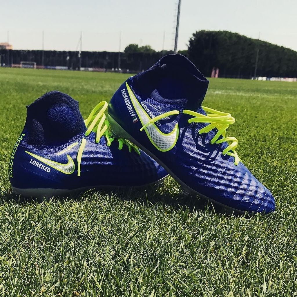 bonucci_leo19's tweet photo. Pronti per la sfida! Tutto si gioca adesso. 💪🏻⚽️💥 #magista #shinepack @nikefootball https://t.co/0Udp3yIWzp https://t.co/DgHI7VL7HW