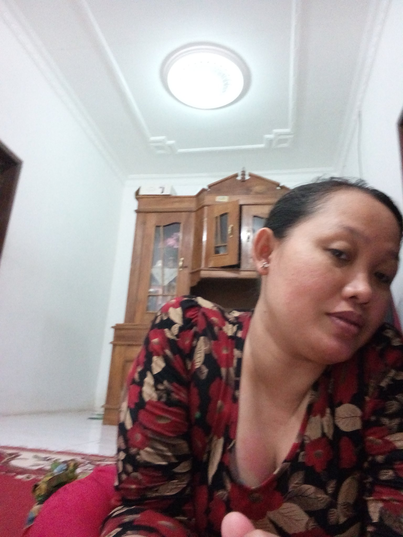 t on X: My mom hot t.coBNmisN7A5t  X