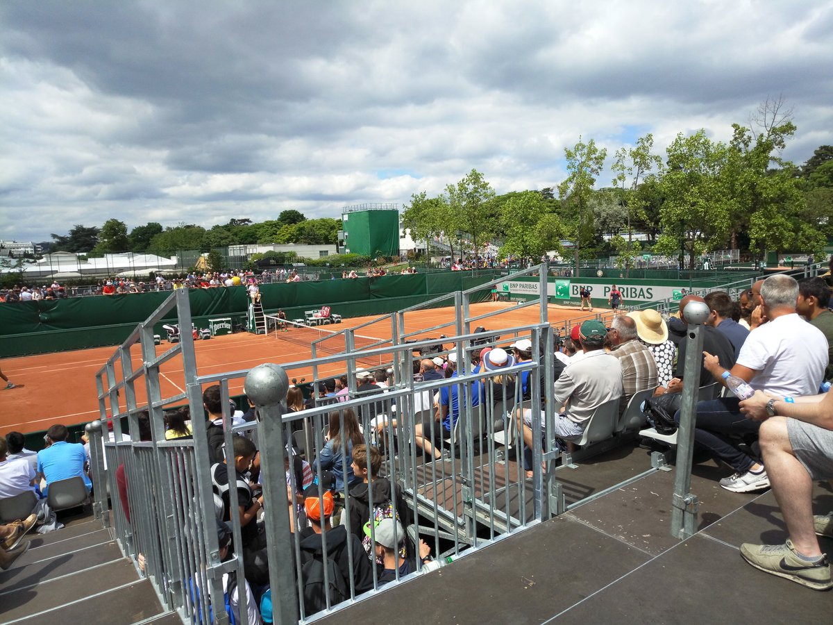 SylvainS6218's tweet photo. Bientôt dans vos librairies "Martine perds ses nerfs" et "Martine est éliminé de RG"
#Klizan
#Court14
#RG17 https://t.co/trBQtvgcnX