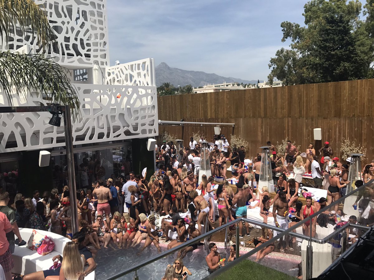 VibeGuideOnline's tweet photo. Amazing weekend in Puerto Banus once again… email info@vibeguideonline.com for more info on booking beds for June, July &amp; August! ✈️ https://t.co/f5bJ4daF9Z