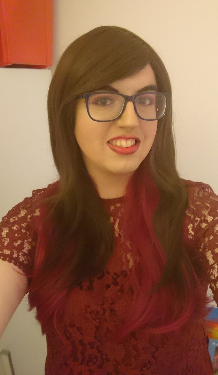 FerrariFelicity's tweet photo. First time dolled up in a little while, pleased with the results, love burgundy 🍷❤️ #QueenFelicity👑 #crossdresser #trap #tgirl #RTSquad69 https://t.co/U9R4bR5lyb