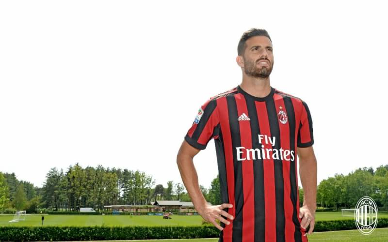 OFFICIAL : A.C Milan mendatangkan Mateo Musacchio dari #Villarreal  dengan Kontrak sampai dengan 30 Juni 2021. #BenvenutoMusacchio