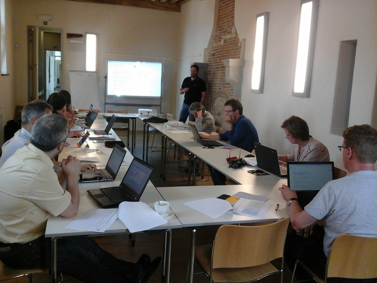 SPI_Liege's tweet photo. ateliers #intelligence #strategique @intellstrat des PME wallonnes à la découverte de la veille et de netvibes - merci @valerymainjot https://t.co/oQky2dcgwK