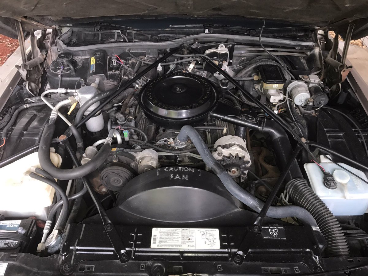 KoolRockSki's tweet photo. Selling a #Cadillac #Brougham that's 28 years old with only 43,000 original miles. If interested contact @WeBeAutos super clean! 1990 #Caddy https://t.co/FjFBo683S0