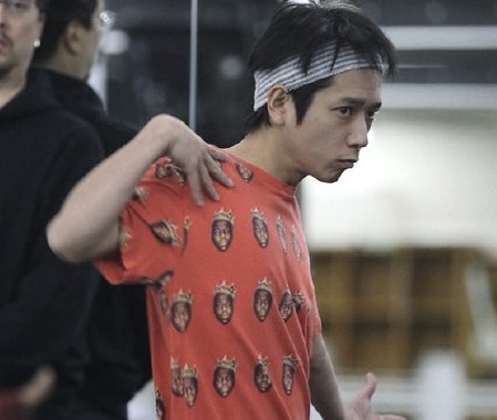 ShoyukoT's tweet photo. あれあれあれ！そのTシャツ！
それは智からじゃない？？2015年に潤くんとアメリカ行った時のお土産じゃない？？
凄い！ニノちゃんちゃんと着てる！ https://t.co/GnqTurlNB5
